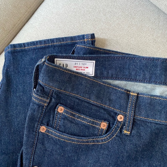 NWT Gap Mid Rise Vintage Slim Blue Jean 31/12 Regular - Picture 6 of 6